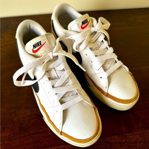 Nike Court Legacy Sneaker Women’s 7.5 White Desert Ochre Team Orange Black